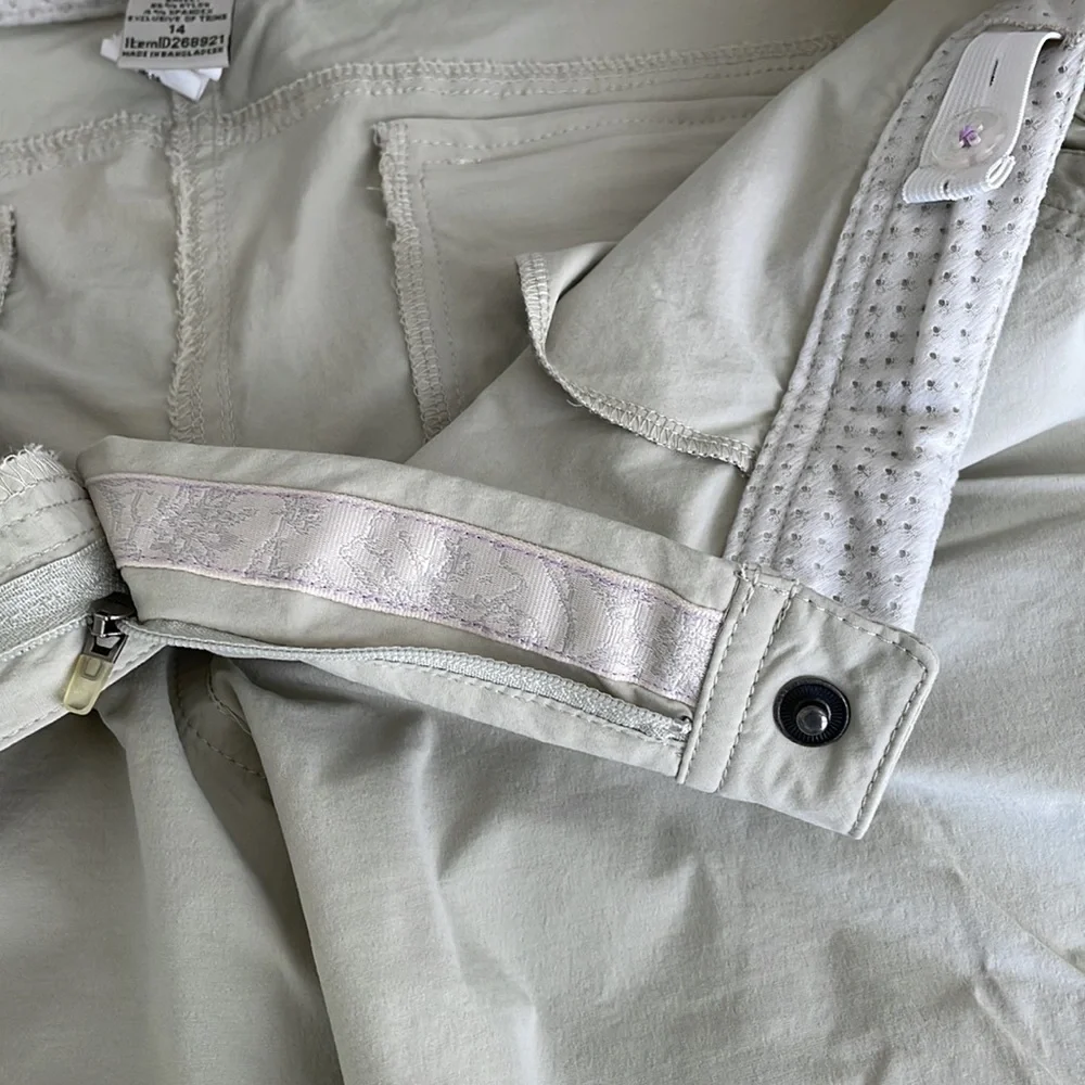 LL Bean khaki shorts - Picture 6 of 10